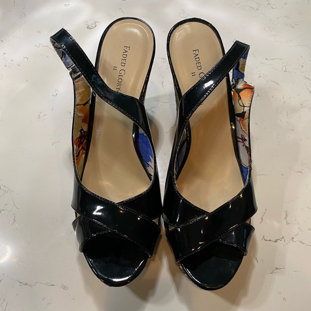 Faded Glory Open Toe Wedge Heels Black Tan Strap